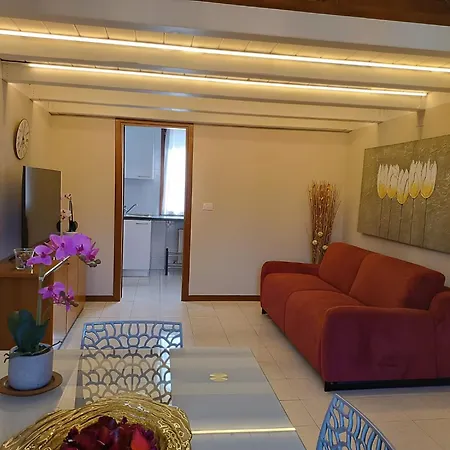 Int 18 - Lorenzo By San Luca Bologna